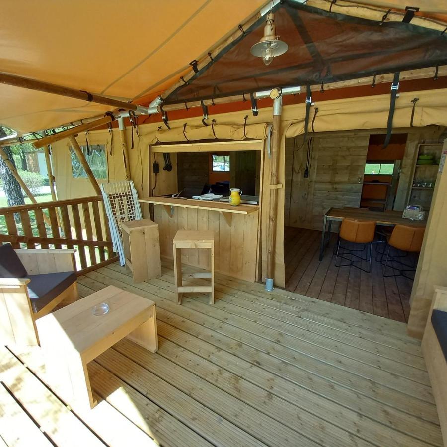 Camping du Moulin de Thoard Exterior foto